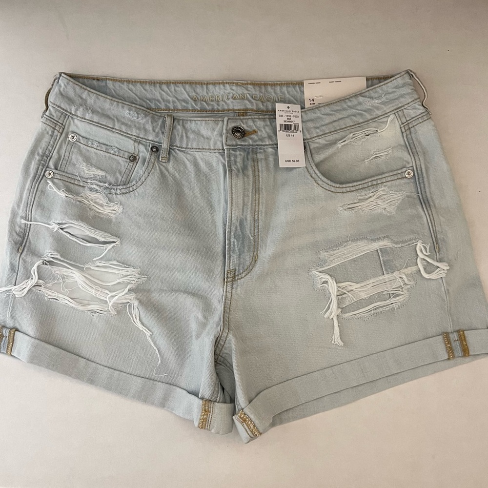 👖 Stylish American Eagle Tomgirl Low Rise Shorts NWT